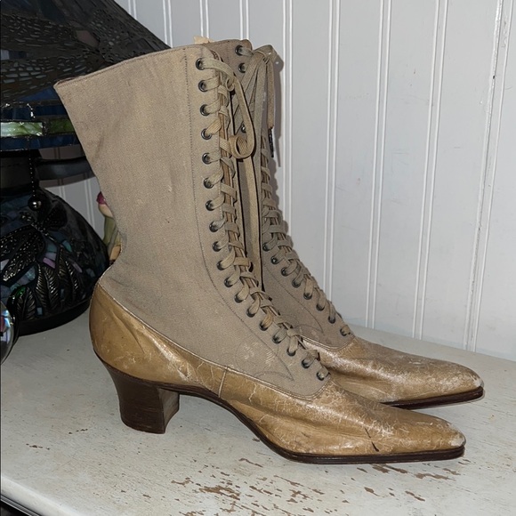 Antique Victorian Lace-Up Women's Boots - Picture 1 of 9
